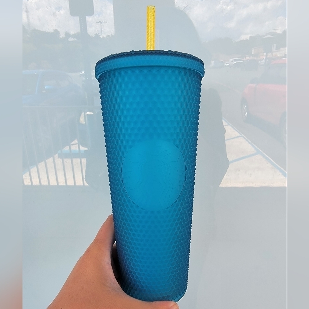 NWT Starbucks 2023 LATAM Release Soft Touch Studded Venti Tumbler Cup